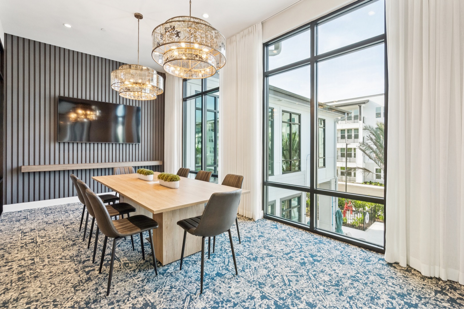 AltonOsprey_LuxuryApartments_ConferenceRoom_OspreyFlorida