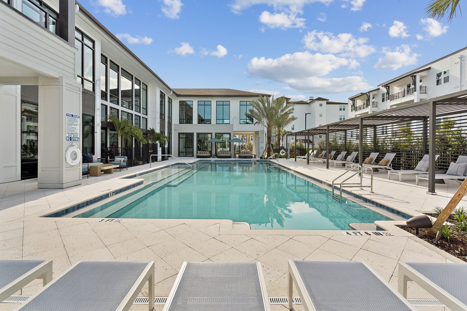 AltonOsprey_LuxuryApartments_Pool_OspreyFlorida