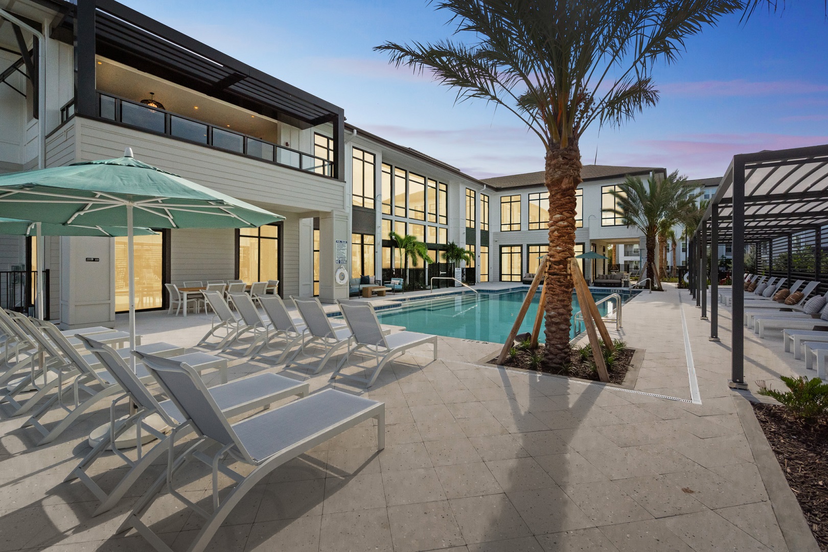 AltonOsprey_LuxuryApartments_Pool_OspreyFlorida