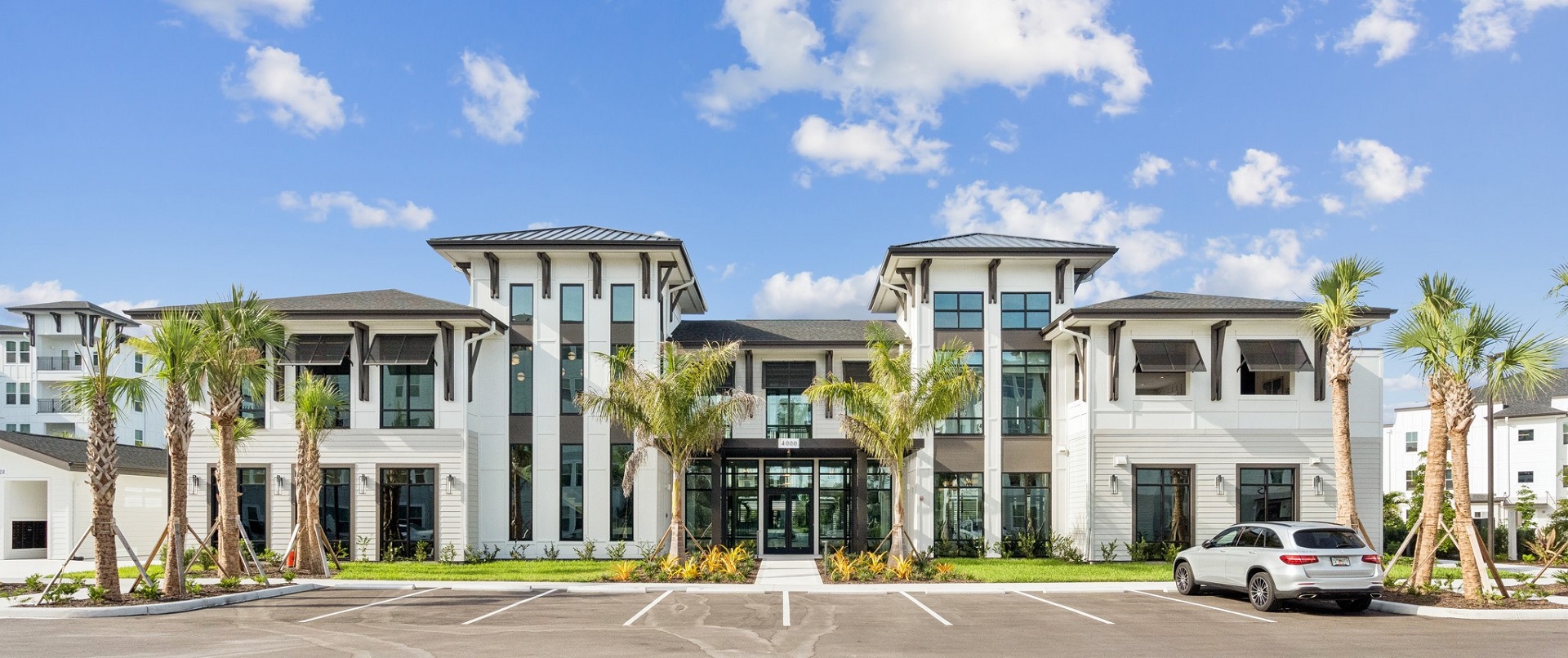 AltonOsprey_LuxuryApartments_ExteriorEntrance_OspreyFlorida