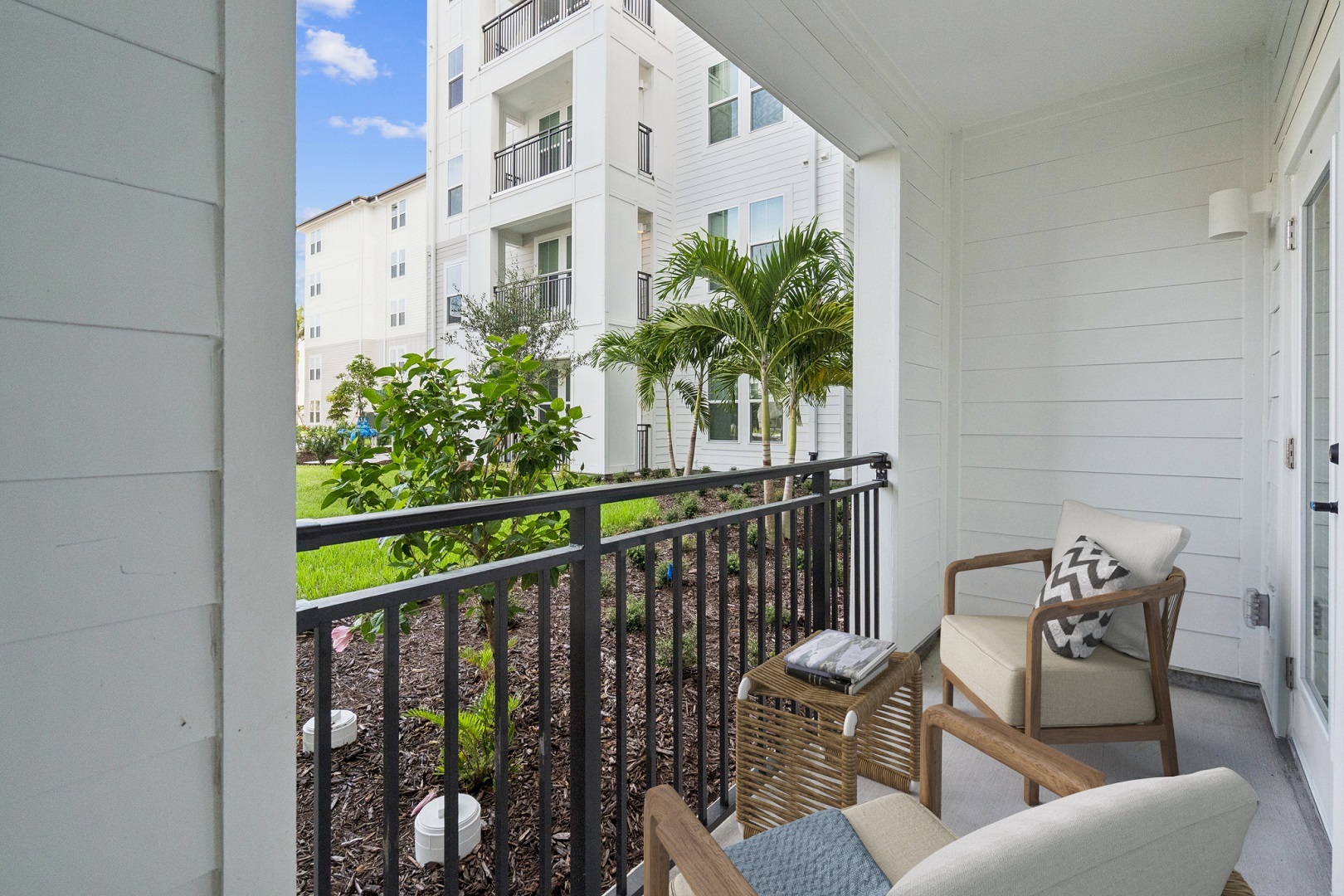 AltonOsprey_LuxuryApartments_Balcony_OspreyFlorida