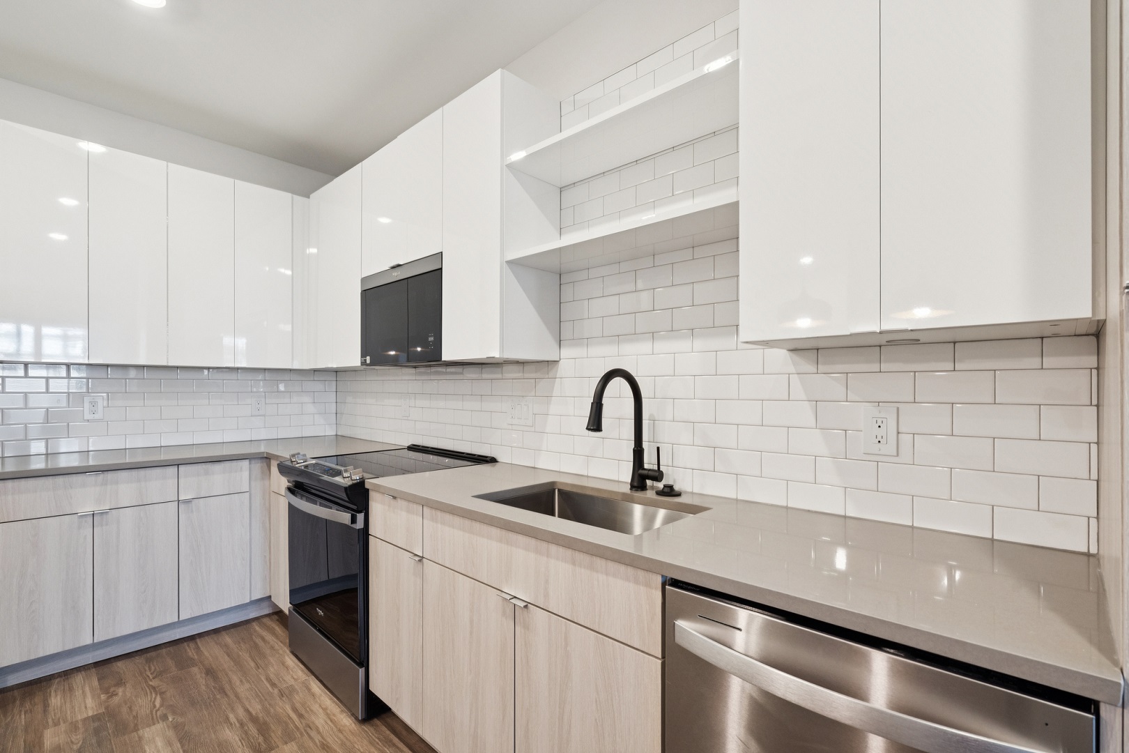 AltonOsprey_LuxuryApartments_Kitchen_OspreyFlorida