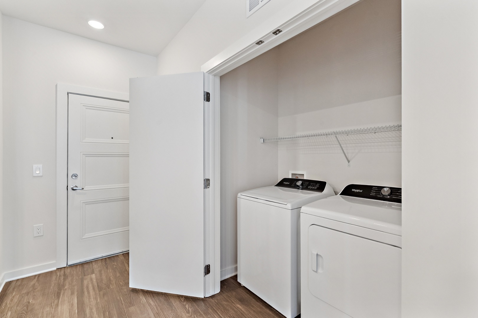 AltonOsprey_LuxuryApartments_Kitchen_OspreyFlorida