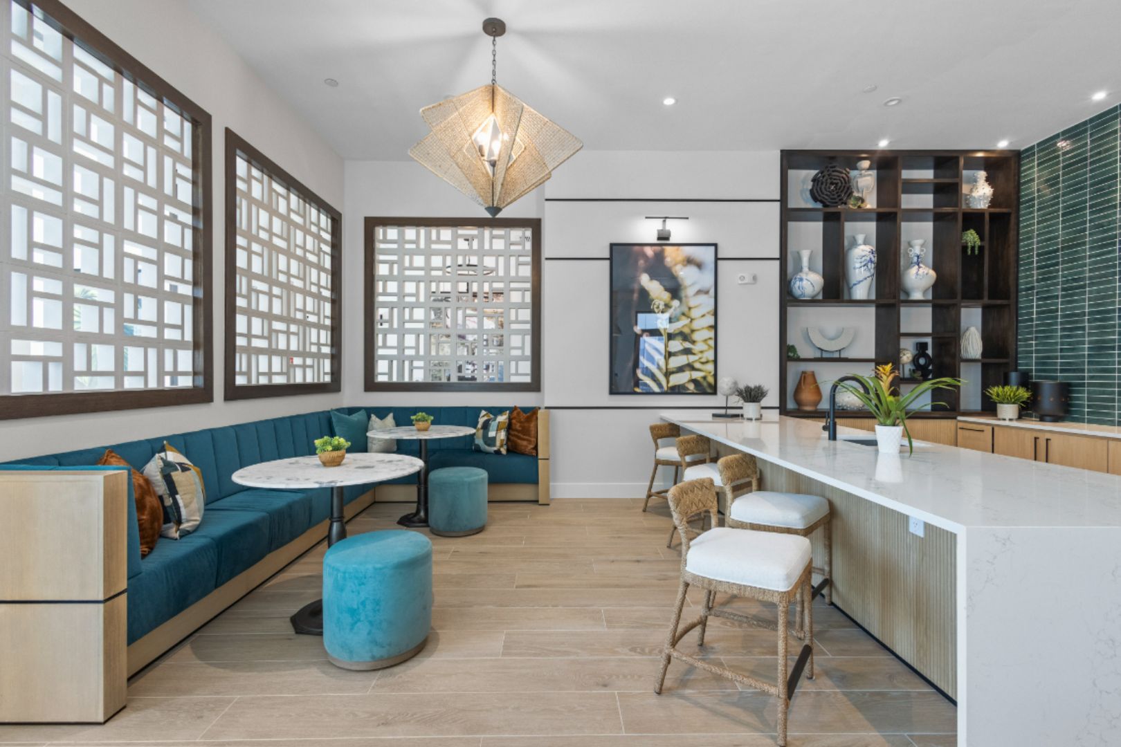 AltonOsprey_LuxuryApartments_Clubroom_OspreyFlorida