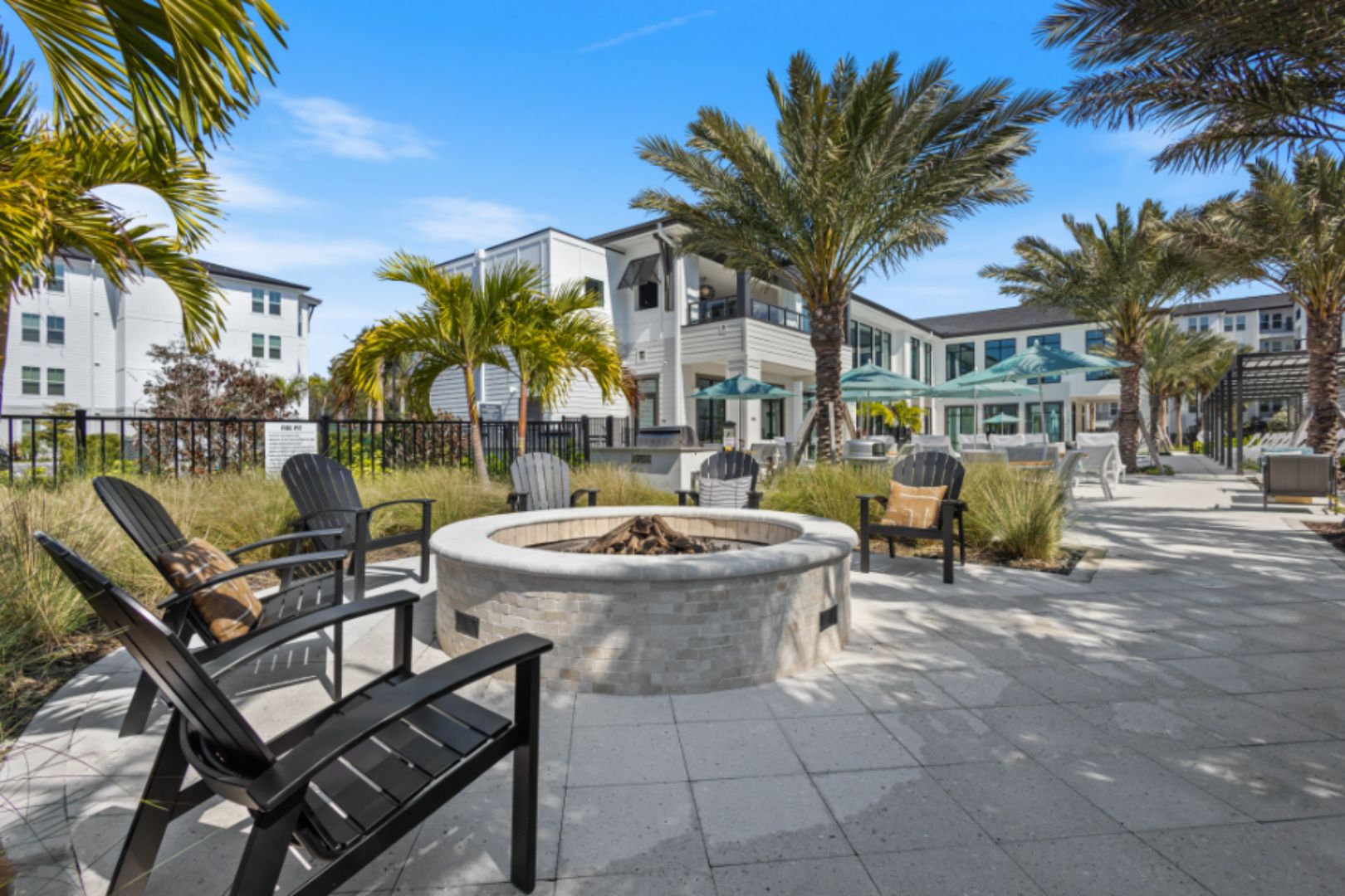 AltonOsprey_LuxuryApartments_FirePit_OspreyFlorida