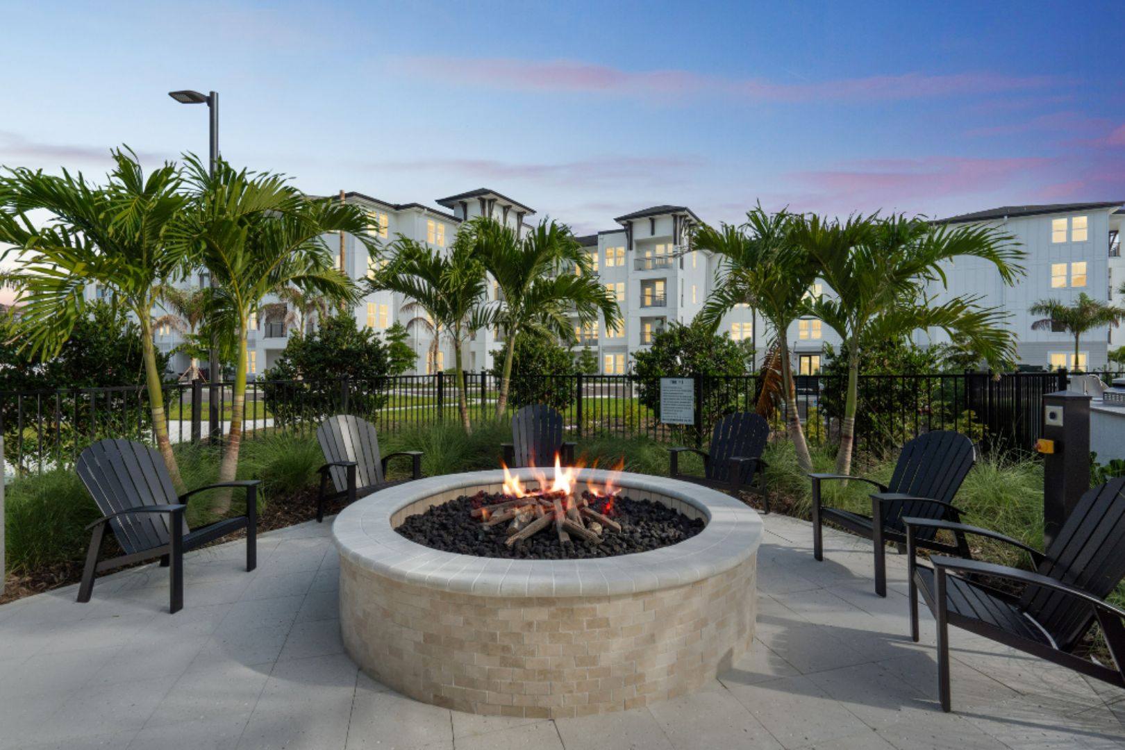 AltonOsprey_LuxuryApartments_FirePit_OspreyFlorida