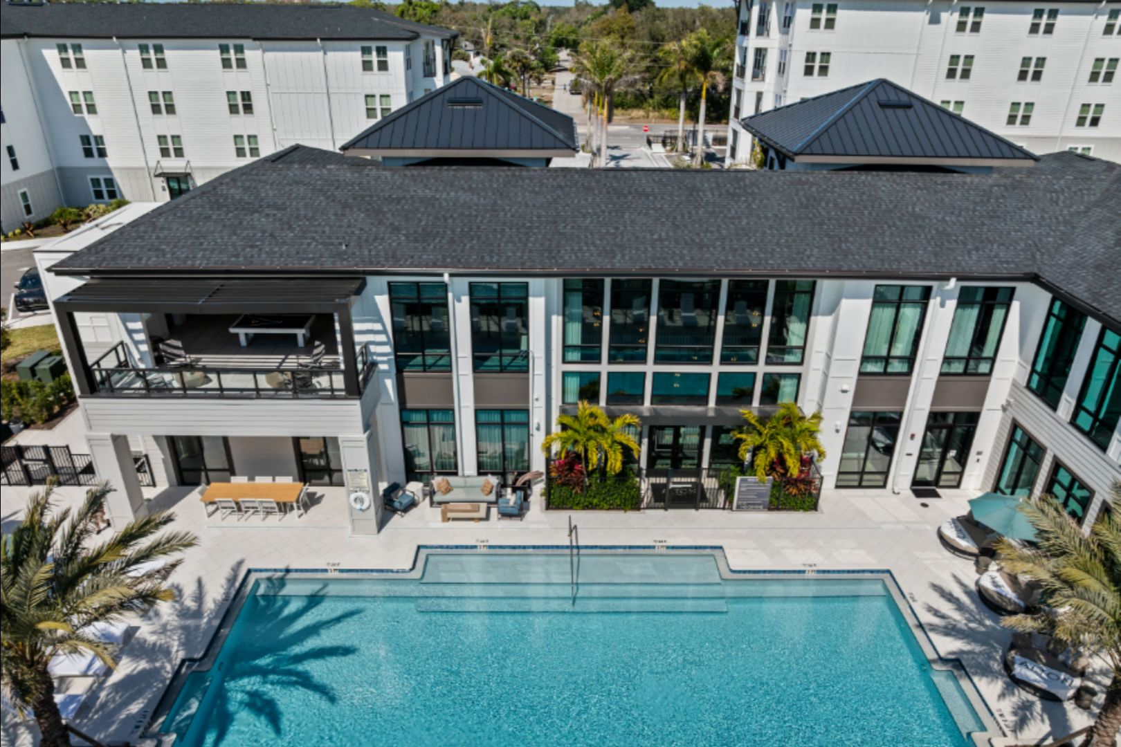AltonOsprey_LuxuryApartments_Pool_OspreyFlorida