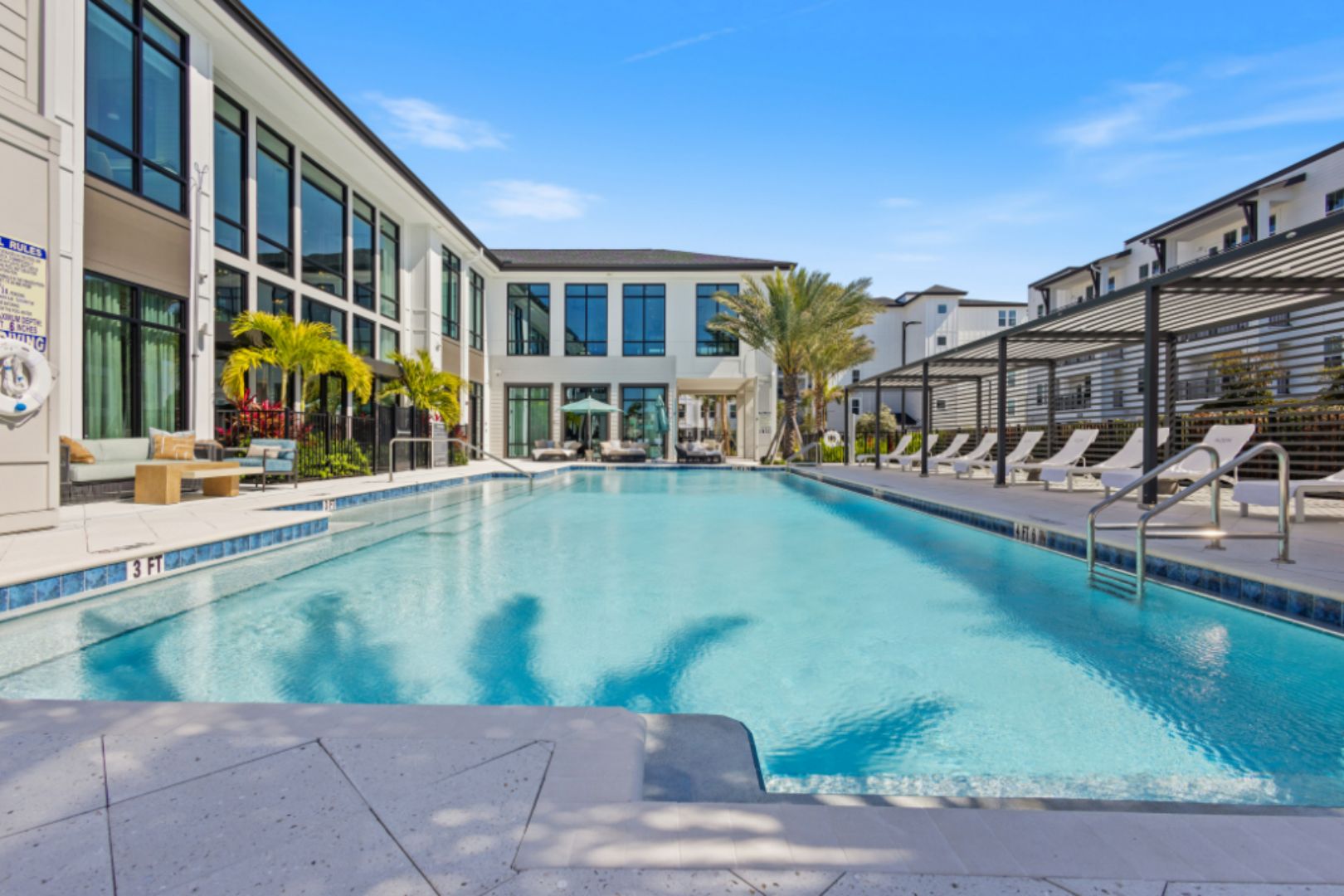 AltonOsprey_LuxuryApartments_Pool_OspreyFlorida