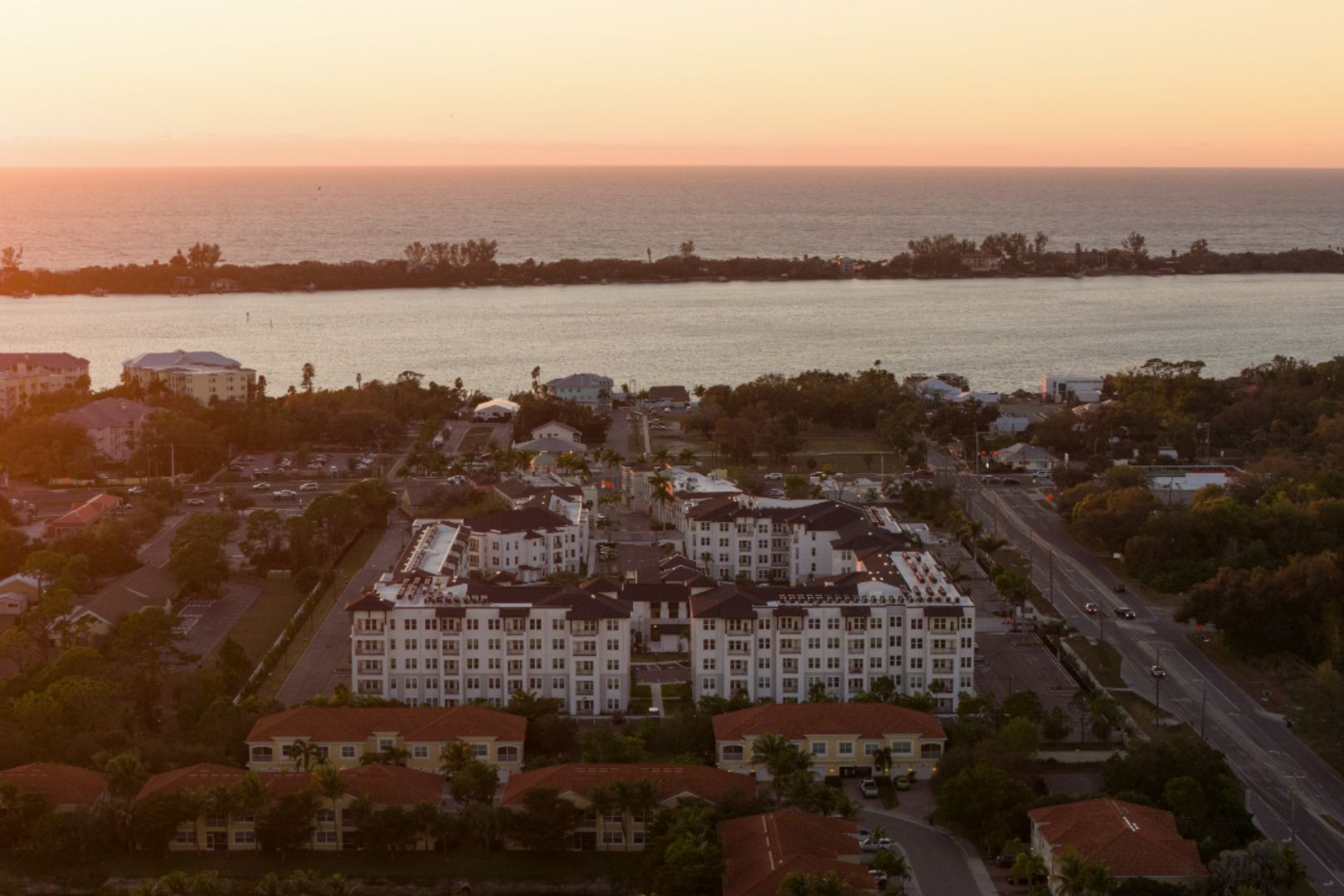 AltonOsprey_LuxuryApartments_Exterior_OspreyFlorida