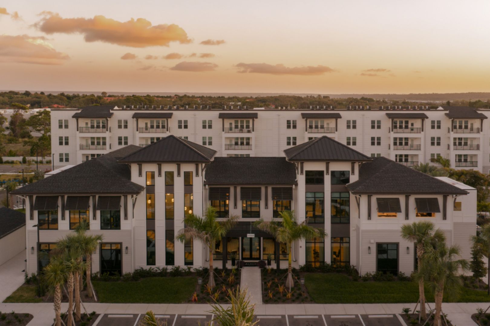 AltonOsprey_LuxuryApartments_Exterior_OspreyFlorida